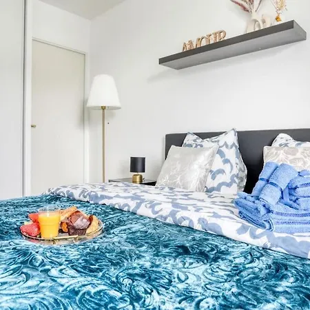 Apartment Le Majestic Blue - Metro 8/hopital Henri Mondor Creteil